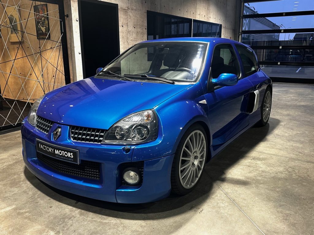 CLIO V6 RS 2 Bleur